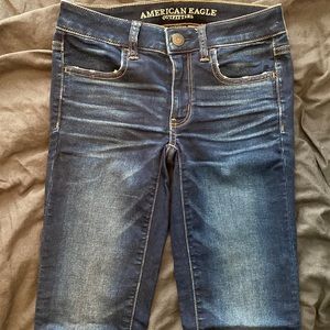 American Eagle Sz 2 Dark Blue Jeans LIKE NEW